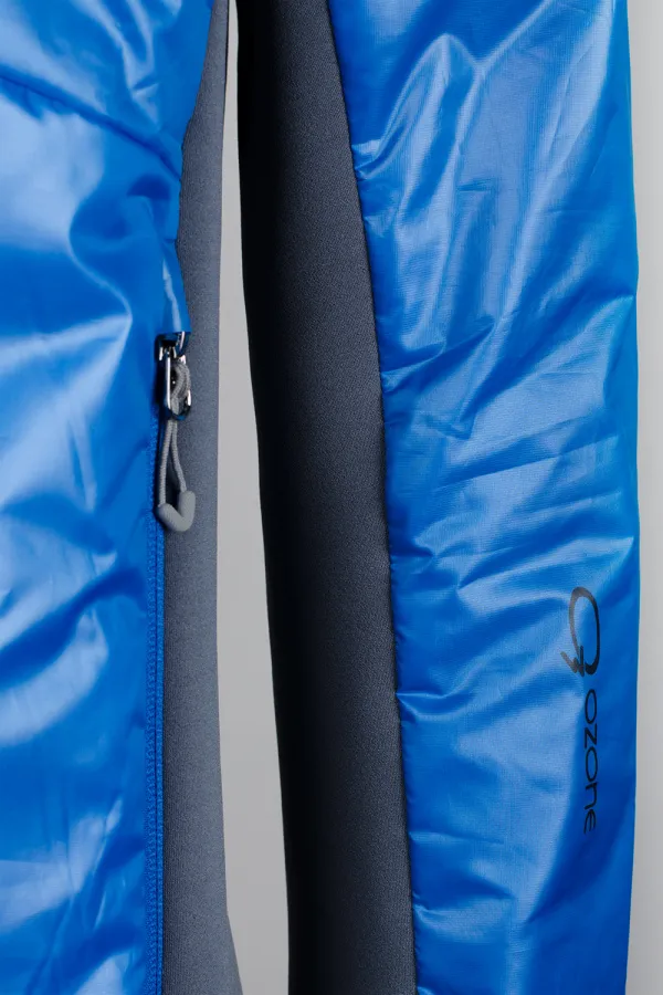 clever_bright_blue_grey_004.jpg