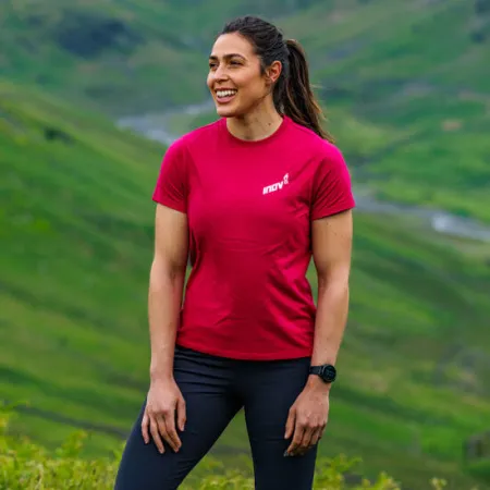 001028_PK_01_graphic_tee_skiddaw_w_pink_lifestyle_1.jpg